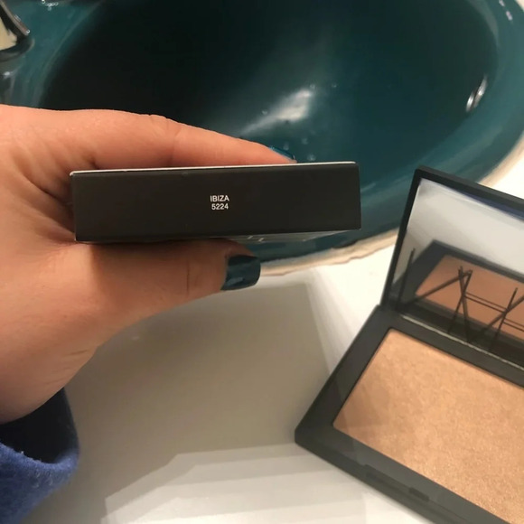 NIB NARS IBIZA HIGHLIGHTING POWDER - Picture 2 of 5